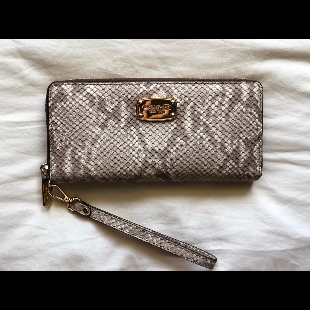 Michael Kors Wrist Wallet